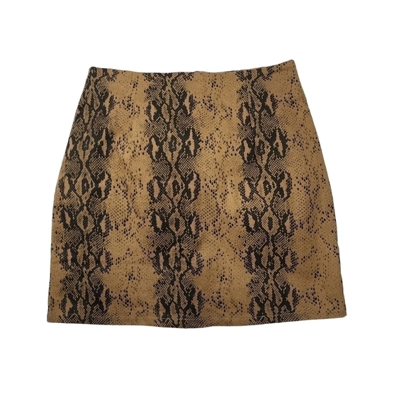 𝅺SHE + Sky Animal Print Mini Skirt - Picture 1 of 5